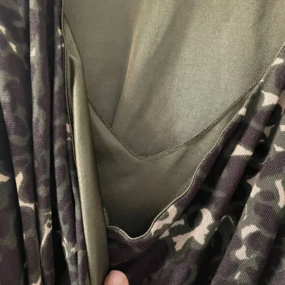 Saks Fifth Avenue Women's Layered Tank top. Size Large (label says XL) - Picture 5 of 11